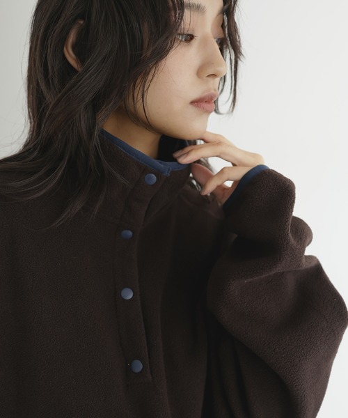  hellam（へラム）の「フリースハーフボタントップス（ニット/セーター・レディース・ブラック/アイボリー/チャコール/ブラウン・FREE）」の4枚目の写真