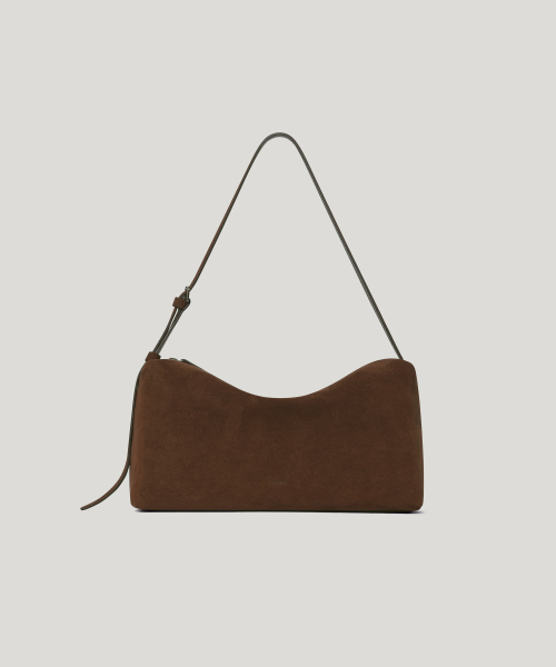 OVHEE（オヴェイ）の「ミヌスエードショルダーバッグ Minu Suede Shoulder Bag_Chocolate（ショルダーバッグ・レディース・その他・FREE）」の2枚目の写真