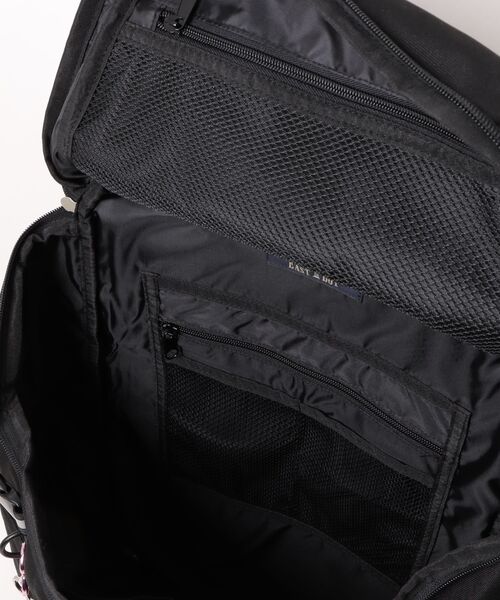 EASTBOY(イーストボーイ)の「【EASTBOY/イーストボーイ】【大容量35L デッドスペースを作らないスクエア構造】ボックスバックパック PC収納 通勤 通学 ポケット多数(バックパック/リュック・レディース・サックスブルー/ピンク・FREE)」の8枚目の写真