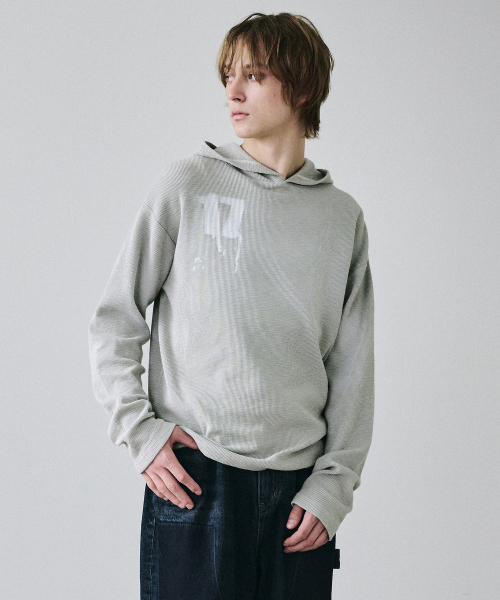 MAISON MINED(メゾンミネド)の「ペインテッドワッフルフード長袖 アイボリー(Tシャツ/カットソー・メンズ・その他・LARGE/MEDIUM)」の3枚目の写真