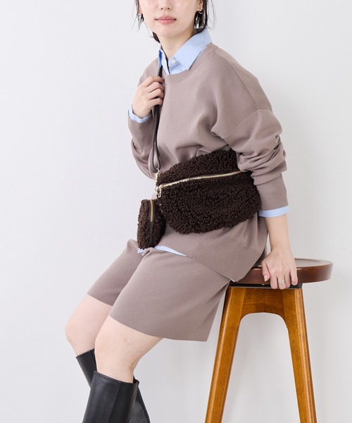 andrea cardone(アンドレアカルドネ)の「【andrea cardone】ボアボディバッグ(ボディバッグ/ウエストポーチ・レディース・ダークブラウン/キャメル・FREE)」の13枚目の写真