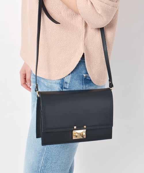 SHIPS（シップス）の「Carol J.:スクエアポシェット◇（ショルダーバッグ・レディース・ライトブルー/イエロー/ブラック・ONE SIZE）」の4枚目の写真