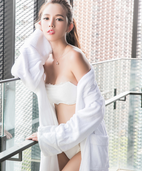 tu-hacci(ツーハッチ)の「サイドホックレースブラ&ショーツ(ブラ&ショーツ・レディース・ネイビー/ホワイト/ピンク・D75/D70/D80/B80/C80/B70/B85/B65/A70/A75/C75/C65/D65/C70/B75)」の7枚目の写真