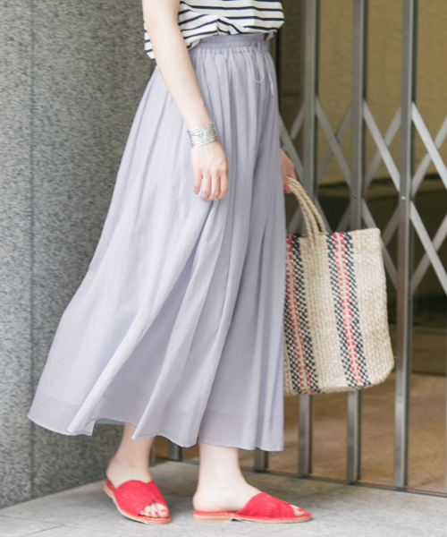 URBAN RESEARCH（アーバンリサーチ）の「UR コットンギャザーマキシスカート（スカート・レディース・グレー系その他/ブラック/イエロー/オレンジ系その他・FREE）」の3枚目の写真