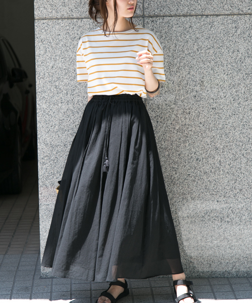 URBAN RESEARCH（アーバンリサーチ）の「UR コットンギャザーマキシスカート（スカート・レディース・グレー系その他/ブラック/イエロー/オレンジ系その他・FREE）」の6枚目の写真