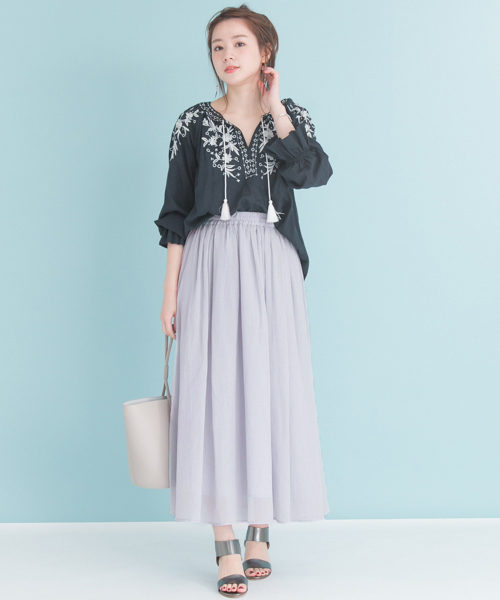 URBAN RESEARCH（アーバンリサーチ）の「UR コットンギャザーマキシスカート（スカート・レディース・グレー系その他/ブラック/イエロー/オレンジ系その他・FREE）」の15枚目の写真