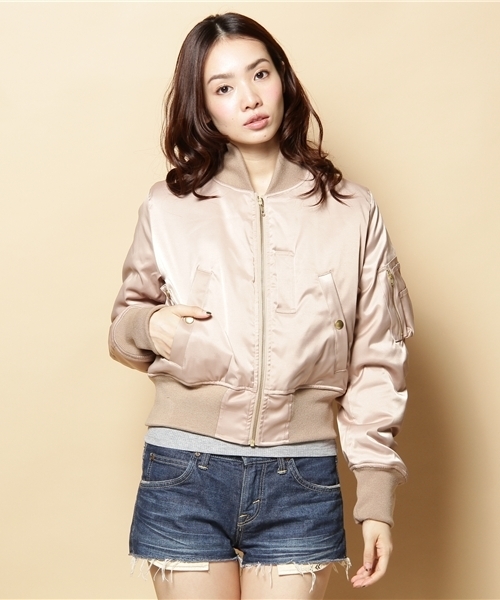 WEGO(ウィゴー)の「WEGO/MA-1ジャケット(ブルゾン・レディース・カーキ/ブラック/ベージュ・SMALL/MEDIUM)」の3枚目の写真