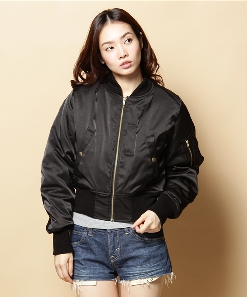 WEGO(ウィゴー)の「WEGO/MA-1ジャケット(ブルゾン・レディース・カーキ/ブラック/ベージュ・SMALL/MEDIUM)」の2枚目の写真