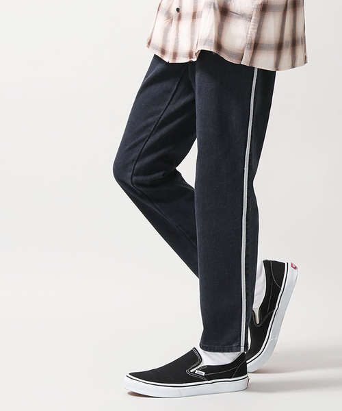 WEGO（ウィゴー）の「WEGO/ラインスリムデニムパンツ（デニムパンツ・メンズ・ブラック/インディゴブルー・MEDIUM/LARGE）」の2枚目の写真