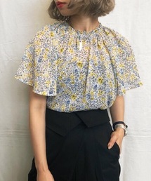 花柄ハイネックブラウス