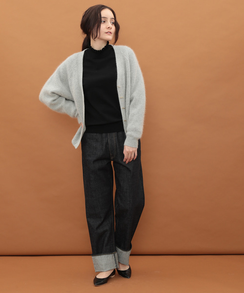 SALON adam et rope'(サロン アダム エ ロペ)の「片畦Vネックカーディガン(カーディガン/ボレロ・レディース・グレー/キャメル/ブルー系その他4/ピンク/チャコールグレー・FREE)」の16枚目の写真