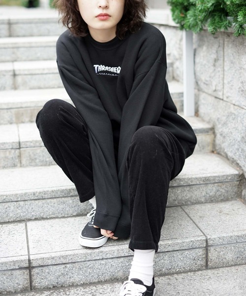 THRASHER（スラッシャー）の「HOMETOWN CREW SWEAT/スラッシャーユニセックス10oz(オンス)ヘビーウェイトワンポイントロゴ裏起毛スウェットトレーナー（スウェット・メンズ・グレー/ホワイト/ブラック×ホワイト/ブラック×レッド/バーガンディー/グリーン/ブラウン/パープル/アッシュグレー/ヘザーグレー/ネイビー/スミクロ/ダークグリーン・MEDIUM/LARGE/SMALL/X-LARGE/XX-LARGE）」の15枚目の写真