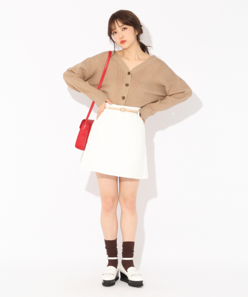 Heather(ヘザー)の「ハイゲージリブボタンカーディガン 827987(カーディガン/ボレロ・レディース・アイボリー/ブラック/ベージュ/グリーン/レッド・FREE)」の11枚目の写真