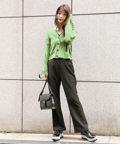 Heather(ヘザー)の「ハイゲージリブボタンカーディガン 827987(カーディガン/ボレロ・レディース・アイボリー/ブラック/ベージュ/グリーン/レッド・FREE)」の21枚目の写真