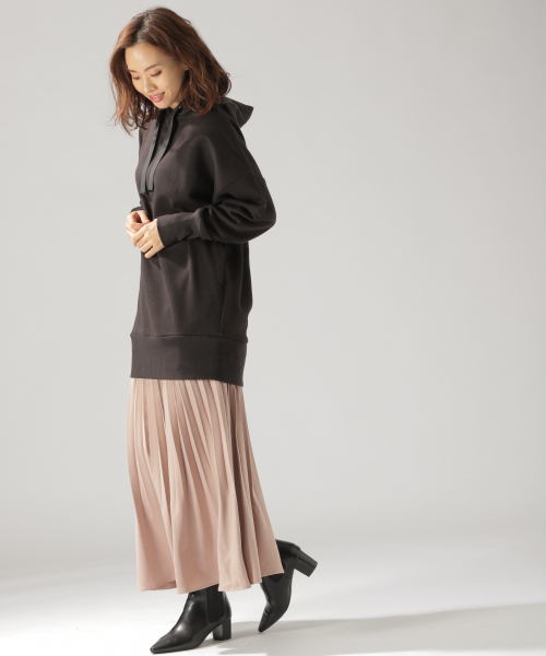 BAYFLOW（ベイフロー）の「サテンプリーツロングスカート（スカート・レディース・スカイブルー/ブラウン/グレー/ピンク・SMALL/MEDIUM）」の16枚目の写真