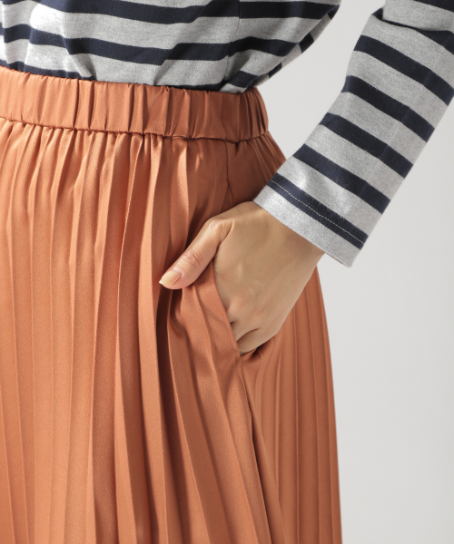 BAYFLOW（ベイフロー）の「サテンプリーツロングスカート（スカート・レディース・スカイブルー/ブラウン/グレー/ピンク・SMALL/MEDIUM）」の8枚目の写真