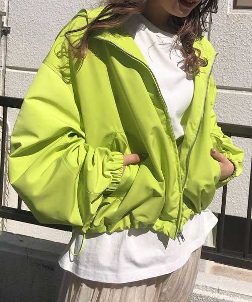 one after another NICE CLAUP（ワンアフターアナザーナイスクラップ）の「newボリューム袖マウンテンパーカー（マウンテンパーカー・レディース・アイボリー/ブラック/イエロー・FREE）」の5枚目の写真