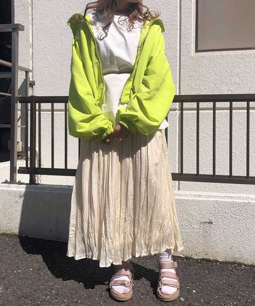 one after another NICE CLAUP（ワンアフターアナザーナイスクラップ）の「newボリューム袖マウンテンパーカー（マウンテンパーカー・レディース・アイボリー/ブラック/イエロー・FREE）」の6枚目の写真