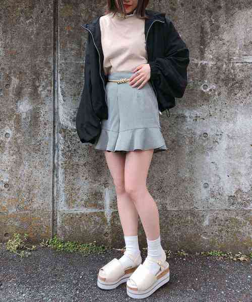 one after another NICE CLAUP（ワンアフターアナザーナイスクラップ）の「newボリューム袖マウンテンパーカー（マウンテンパーカー・レディース・アイボリー/ブラック/イエロー・FREE）」の19枚目の写真