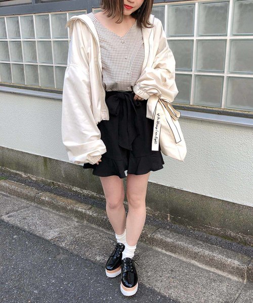 one after another NICE CLAUP（ワンアフターアナザーナイスクラップ）の「newボリューム袖マウンテンパーカー（マウンテンパーカー・レディース・アイボリー/ブラック/イエロー・FREE）」の21枚目の写真