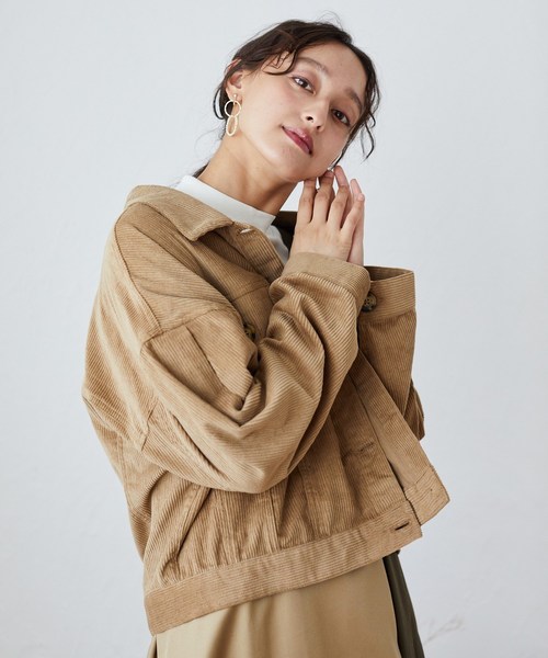 E hyphen world gallery�i�C�[�n�C�t�����[���h�M�������[�j�́u�R�[�f�����C�{�����[���X���[�u�W���P�b�g �Z���i���̑��A�E�^�[�j�v�b�u���E��