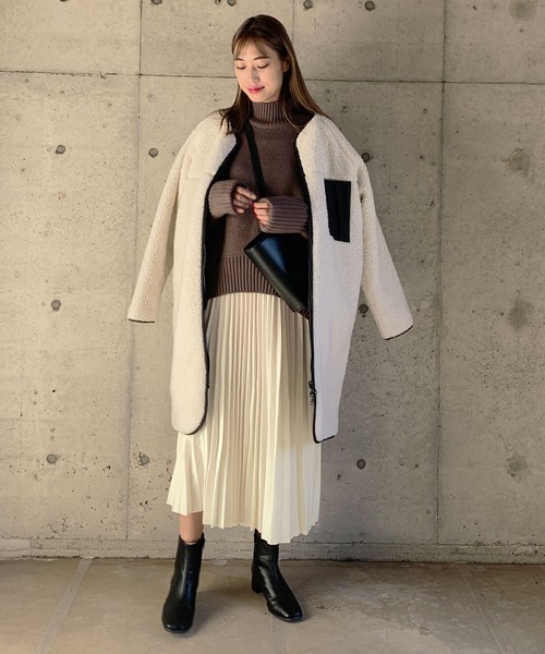 KOBE LETTUCE（コウベレタス）の「スタンドカラー・ノーカラー2typeリバーシブルロングボアフリースブルゾンコート（ブルゾン・レディース・ホワイト系その他2/ホワイト系その他3/ブラウン系その他/ブラック系その他/アイボリー/ホワイト系その他/ブラウン/ブラック・2/1）」の3枚目の写真