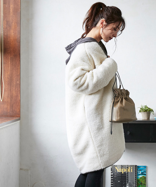 KOBE LETTUCE（コウベレタス）の「スタンドカラー・ノーカラー2typeリバーシブルロングボアフリースブルゾンコート（ブルゾン・レディース・ホワイト系その他2/ホワイト系その他3/ブラウン系その他/ブラック系その他/アイボリー/ホワイト系その他/ブラウン/ブラック・2/1）」の17枚目の写真