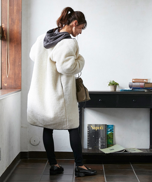 KOBE LETTUCE（コウベレタス）の「スタンドカラー・ノーカラー2typeリバーシブルロングボアフリースブルゾンコート（ブルゾン・レディース・ホワイト系その他2/ホワイト系その他3/ブラウン系その他/ブラック系その他/アイボリー/ホワイト系その他/ブラウン/ブラック・2/1）」の19枚目の写真