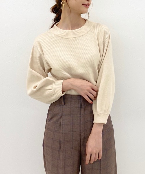 archives（アルシーヴ）の「袖ボリュームニットプルオーバー（ニット/セーター・レディース・ピンク系その他/アイボリー/オフホワイト/ブラック/ブラウン/ブルー/グリーン系その他・MEDIUM）」の3枚目の写真