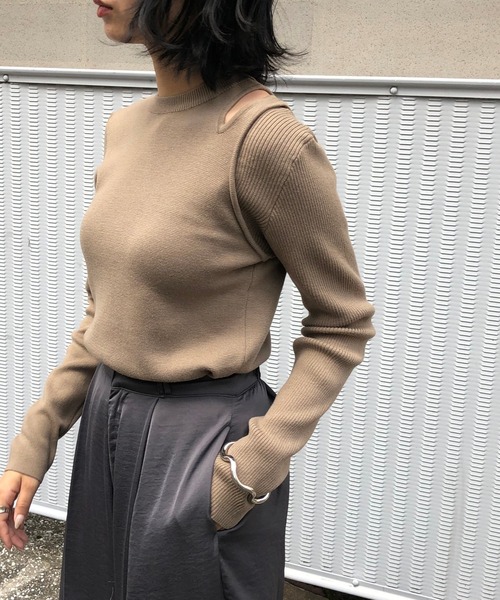 &g'aime（アンジェム）の「【&g'aime】編地切り替えアシンメトリーニット（ニット/セーター・レディース・ブラック/ベージュ/グレー/アイボリー・FREE）」の4枚目の写真