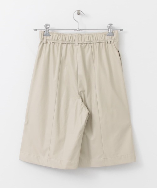 audrey and john wad（オードリーアンドジョンワッド）の「Audrey and John Wad　ECO LEATHER ハーフパンツ（その他パンツ・レディース・ブラック/アイボリー・MEDIUM）」の9枚目の写真