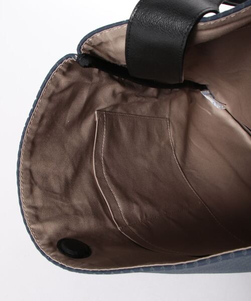 ikot（イコット）の「ikot ワンハンドルショルダー（ショルダーバッグ・レディース・ネイビー/ベージュ・FREE）」の10枚目の写真