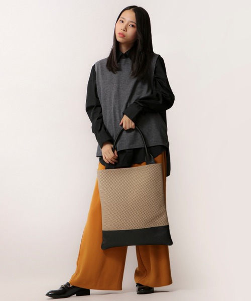 ikot（イコット）の「ikot ワンハンドルショルダー（ショルダーバッグ・レディース・ネイビー/ベージュ・FREE）」の5枚目の写真