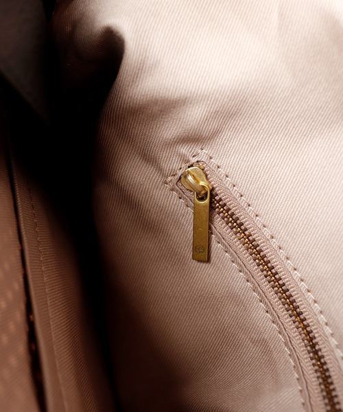 ikot（イコット）の「ikot ワンハンドルショルダー（ショルダーバッグ・レディース・ネイビー/ベージュ・FREE）」の17枚目の写真