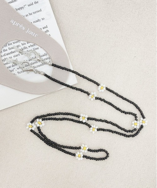 apres jour(アプレジュール)の「【apres jour×ARIAZ】ビーズ2WAYマルチストラップ(ネックレス・レディース・ブラック/ホワイト・FREE)」の5枚目の写真