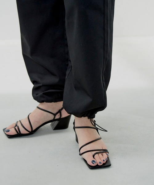 Aunt Marie's（アントマリーズ）の「ドロストサロペット / 低身長向けSサイズ有（サロペット/オーバーオール・レディース・ブラック/アイボリー・SMALL/FREE）」の3枚目の写真