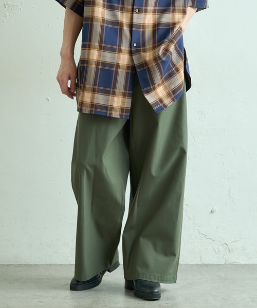 Lui's(ルイス)の「スーパーワイドコットンツイルパンツ(スラックス・メンズ・グリーン/ライトグレー/ブラック・MEDIUM/SMALL)」の20枚目の写真