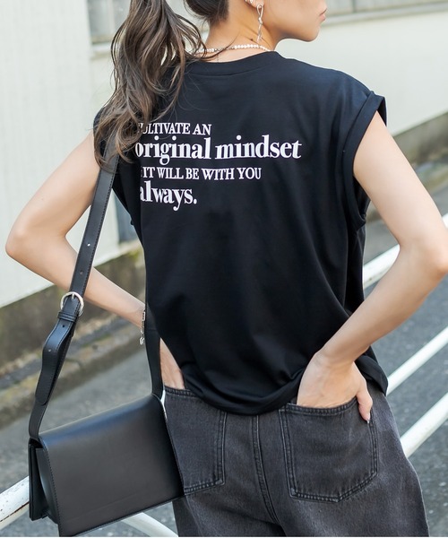 RASVOA（ラスボア）の「ノースリクロップドＴ（Tシャツ/カットソー・レディース・ブラック/レッド/オフホワイト・FREE）」の11枚目の写真