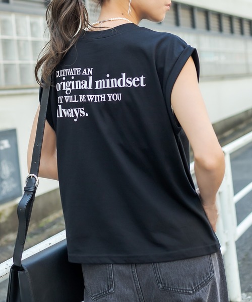 RASVOA（ラスボア）の「ノースリクロップドＴ（Tシャツ/カットソー・レディース・ブラック/レッド/オフホワイト・FREE）」の9枚目の写真