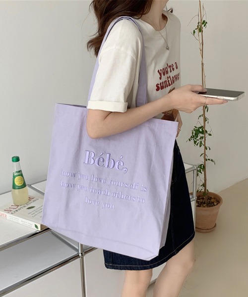 Jasmine Grandiflorum(ジャスミングランディフローラム)の「同色ロゴ刺繍パステルトートバッグ(トートバッグ・レディース・ベージュ/パープル/ピンク/ブルー・FREE)」の3枚目の写真