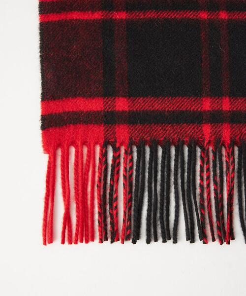 Johnstons of Elgin（ジョンストンズオブエルガン）の「＜JOHNSTONS（ジョンストンズ）＞カシミヤ チェック マフラー -ユニセックス-（マフラー・メンズ・レッド/イエロー/ナチュラル/コバルトブルー・FREE）」の10枚目の写真