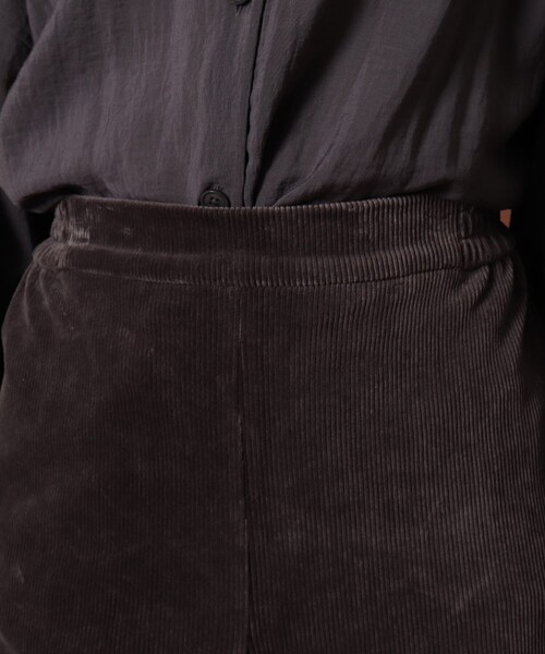 DRESSTERIOR(ドレステリア)の「◆【STORY12月号掲載/otonaMUSE11月号掲載】コーデュロイジャージイージーウエストスパンツ(その他パンツ・レディース・チャコールグレー/レッド系1/アイボリー/ライトブルー・40/38/36/34)」の22枚目の写真