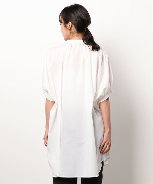 NATURAL BEAUTY BASIC（ナチュラルビューティーベーシック）の「チュニックシャツブラウス（シャツ/ブラウス・レディース・ブラウン/オフホワイト/ブルー・SMALL/MEDIUM）」の4枚目の写真