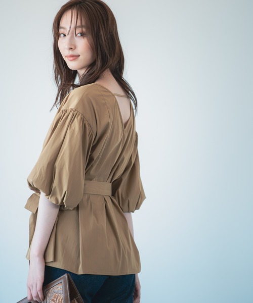 Andemiu（アンデミュウ）の「バルーンスリーブフレアブラウス219033（シャツ/ブラウス・レディース・アイボリー/ブラウン/ベージュ・FREE）」の3枚目の写真