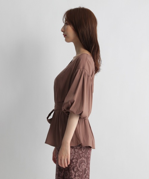 Andemiu（アンデミュウ）の「バルーンスリーブフレアブラウス219033（シャツ/ブラウス・レディース・アイボリー/ブラウン/ベージュ・FREE）」の7枚目の写真