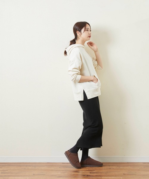 mooimooi(モーイモーイ)の「ショート丈ムートンスリッポン(ブーツ・レディース・ブラック/キャメル/ダークブラウン/チャコールグレー・3L/L/S/4L/LL/M)」の6枚目の写真