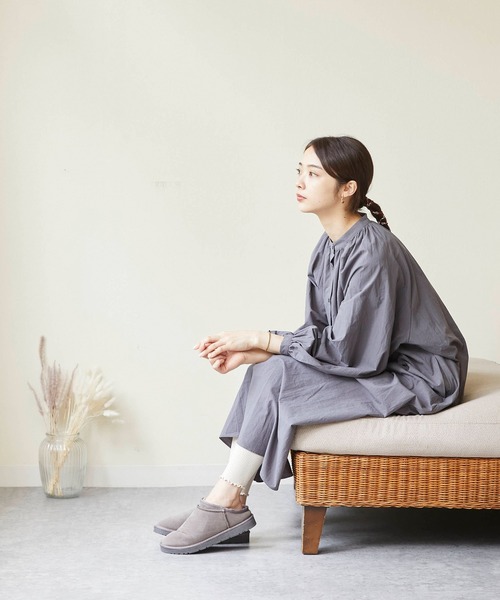 mooimooi(モーイモーイ)の「ショート丈ムートンスリッポン(ブーツ・レディース・ブラック/キャメル/ダークブラウン/チャコールグレー・3L/L/S/4L/LL/M)」の5枚目の写真