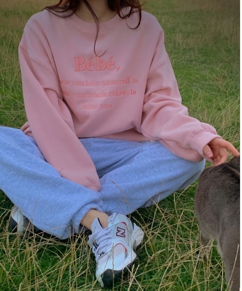 yuue' ( wear )(ユーイ)の「ロングスリーブーロゴ刺繍スウェットトレーナー(スウェット・レディース・ライトグレー/ブラック/ネイビー/グリーン/ライトピンク/ライトベージュ・FREE)」の6枚目の写真