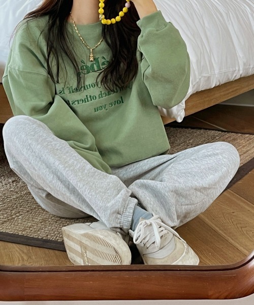yuue' ( wear )(ユーイ)の「ロングスリーブーロゴ刺繍スウェットトレーナー(スウェット・レディース・ライトグレー/ブラック/ネイビー/グリーン/ライトピンク/ライトベージュ・FREE)」の10枚目の写真