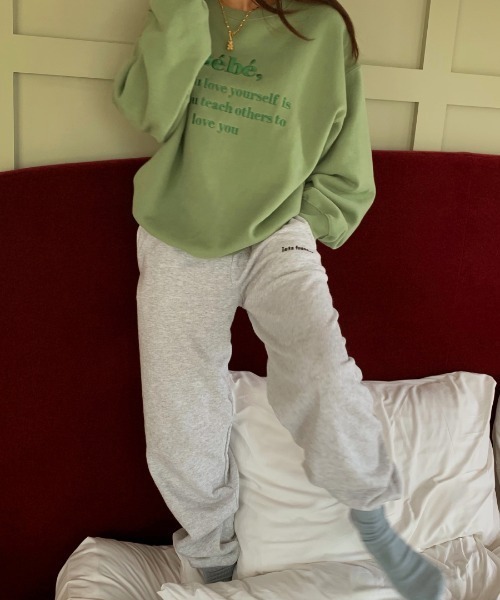 yuue' ( wear )(ユーイ)の「ロングスリーブーロゴ刺繍スウェットトレーナー(スウェット・レディース・ライトグレー/ブラック/ネイビー/グリーン/ライトピンク/ライトベージュ・FREE)」の8枚目の写真